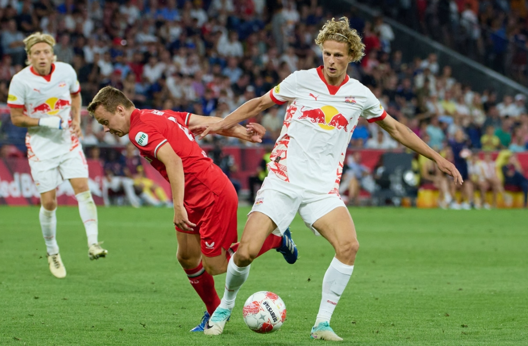 关于赛地聚焦：欧冠转会期热度飙升，辽宁本钢篮板制胜，悬念犹存，阵容厚度经受考验的信息-九游体育平台