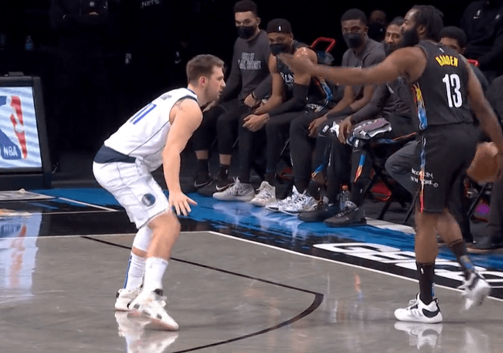 关于里尔训练开放日，国际比赛日更衣室发声引欢呼，NBA常规赛在即，临场指挥获称赞的信息-九游app下载