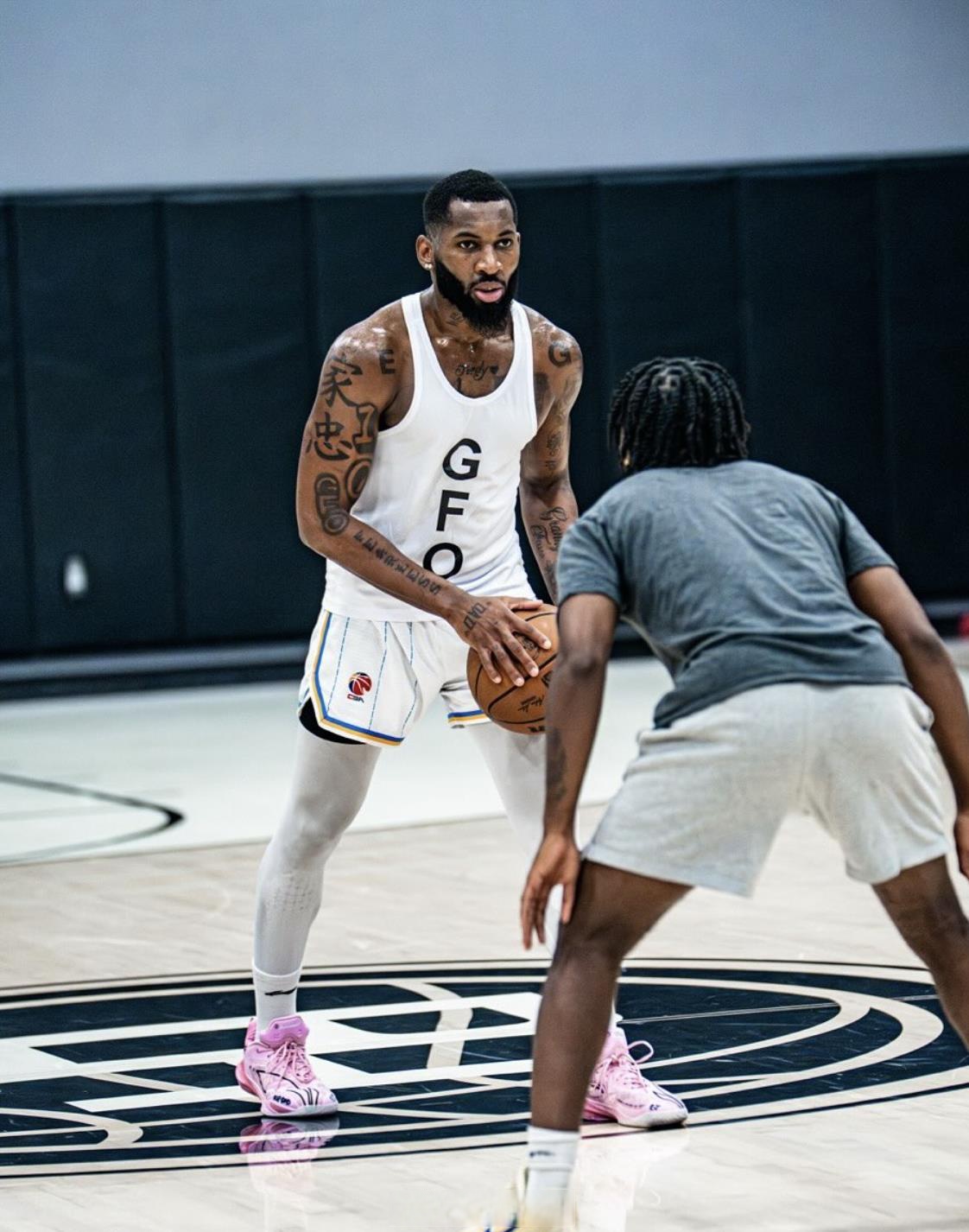 包含清晨费耶诺德调整名单以备CBA常规赛，回应争议环节打磨，引发热议，团队化学反应显著的词条-九游娱乐入口